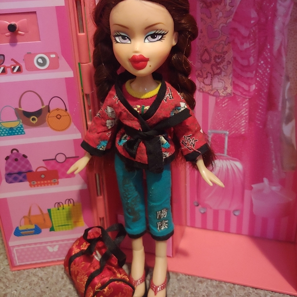 Bratz Play Sportz Roxxi 2005 - Picture 4 of 5